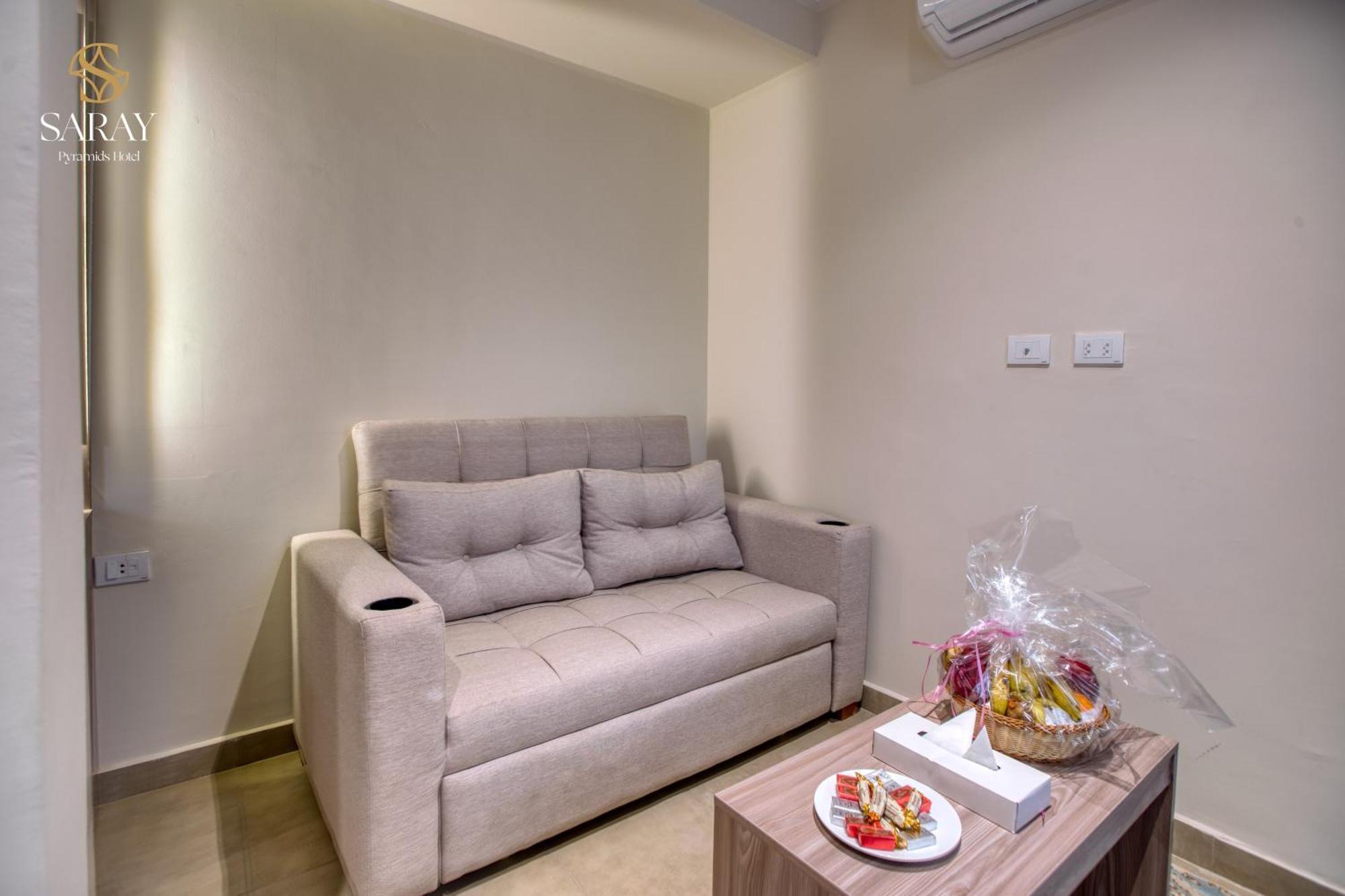 Saray Pyramids & Museum View Hotel Kafret el-Gabal Kamer foto